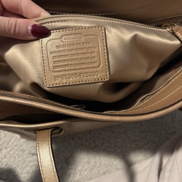 2000s Coach Tan Crocodile-Embossed Shoulder Bag - Picture 5 of 5